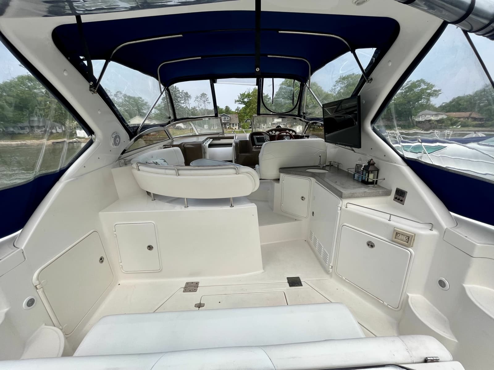 2005 Regal 3560 Commodore - Photo 11