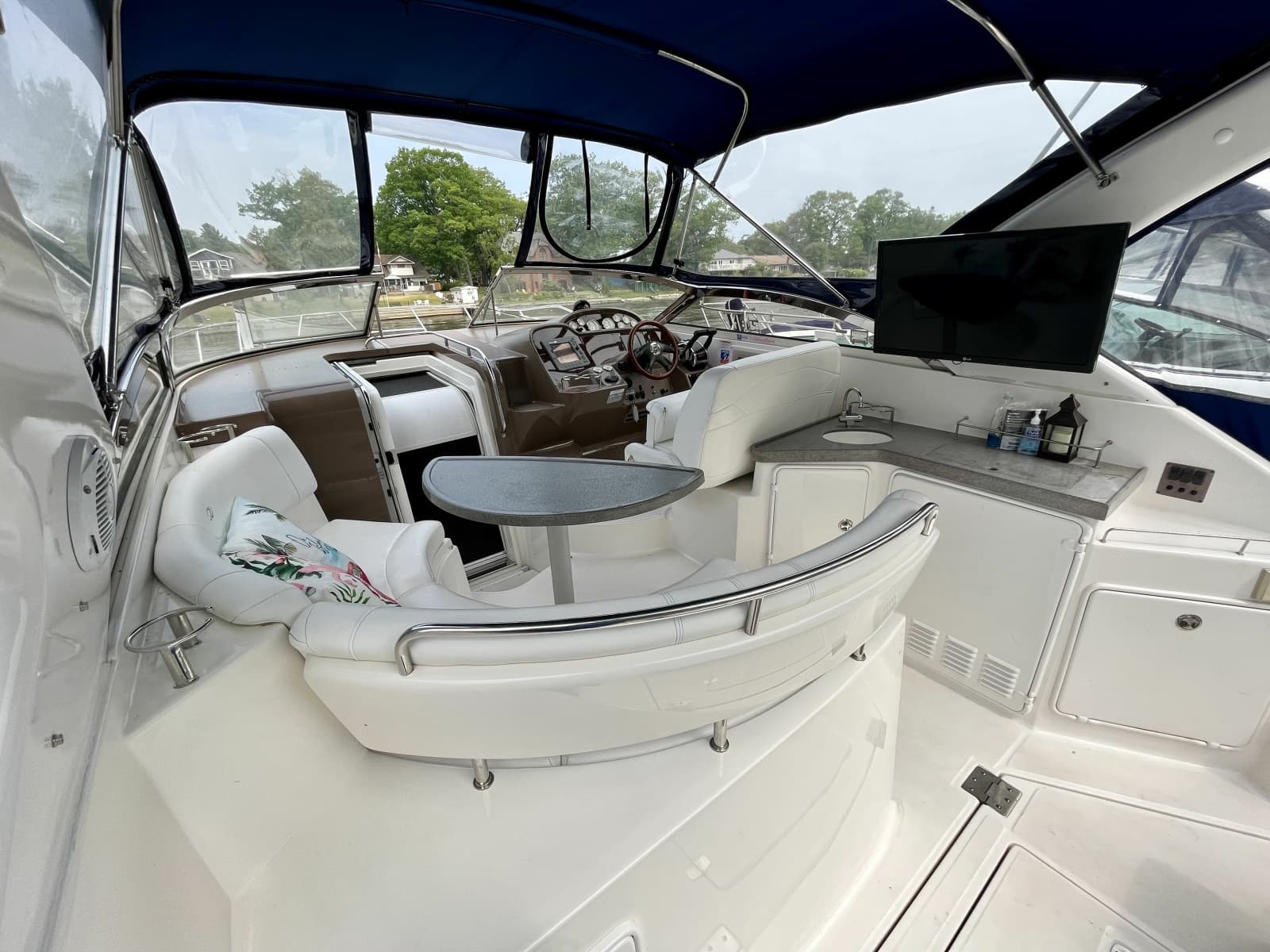 2005 Regal 3560 Commodore - Photo 12