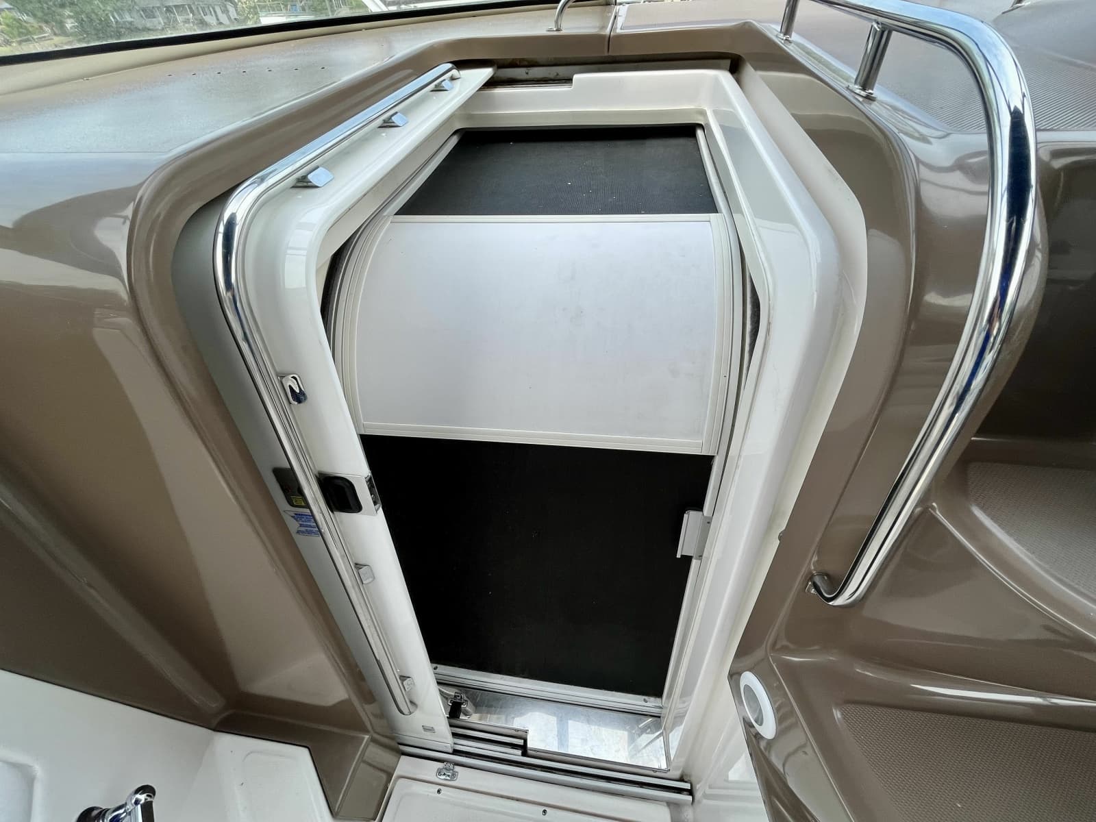 2005 Regal 3560 Commodore - Photo 21