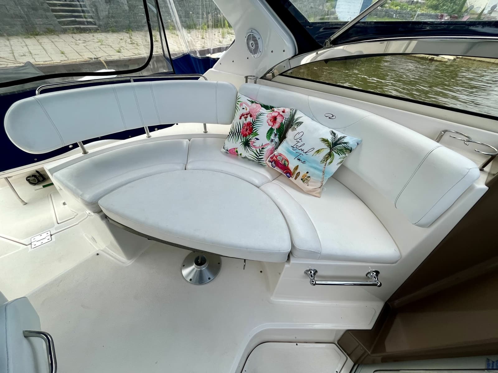 2005 Regal 3560 Commodore - Photo 15