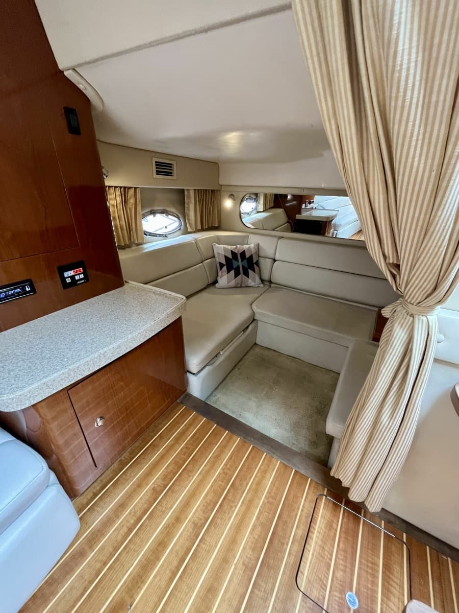 2005 Regal 3560 Commodore - Photo 32