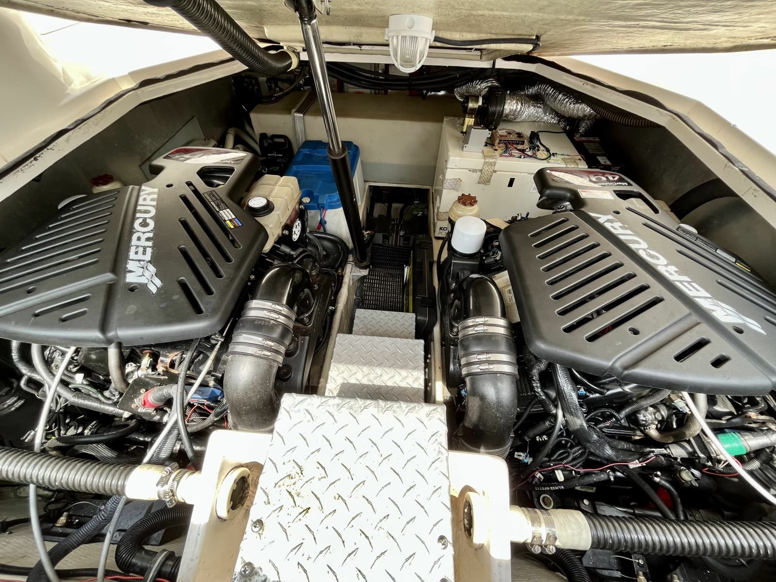 2005 Regal 3560 Commodore - Photo 45
