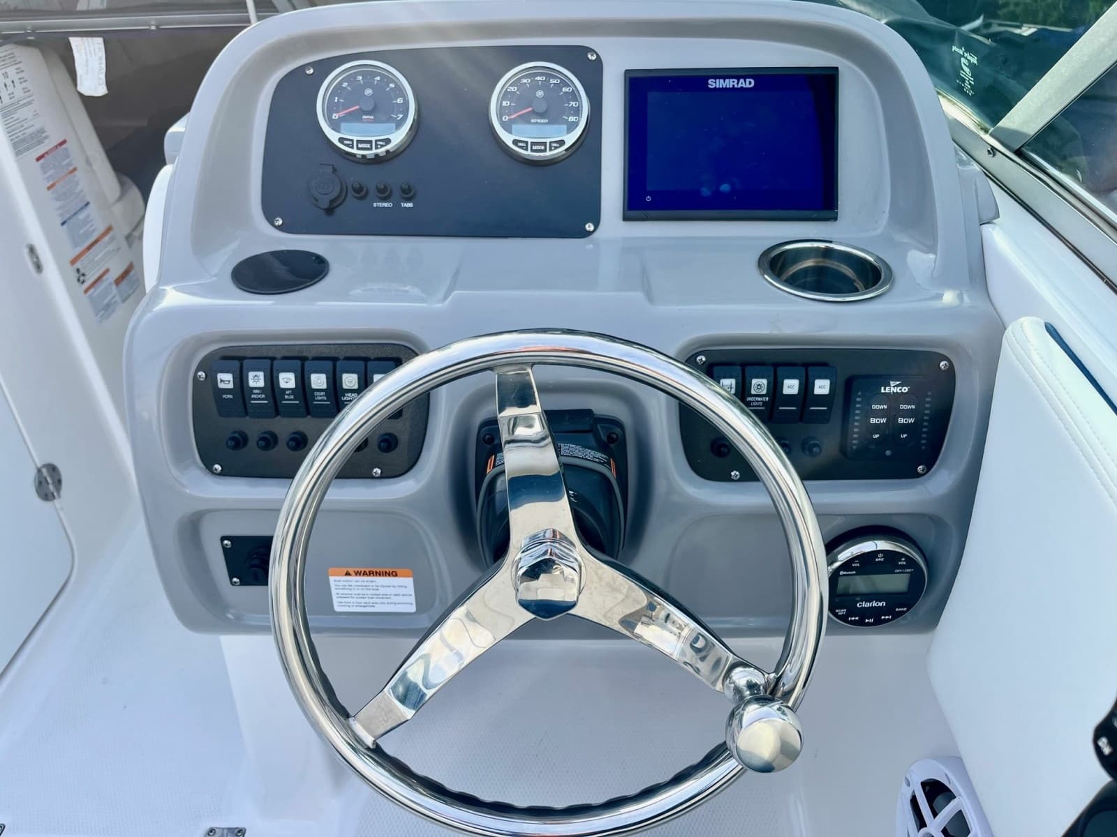 2023 Robalo R207 - Photo 18