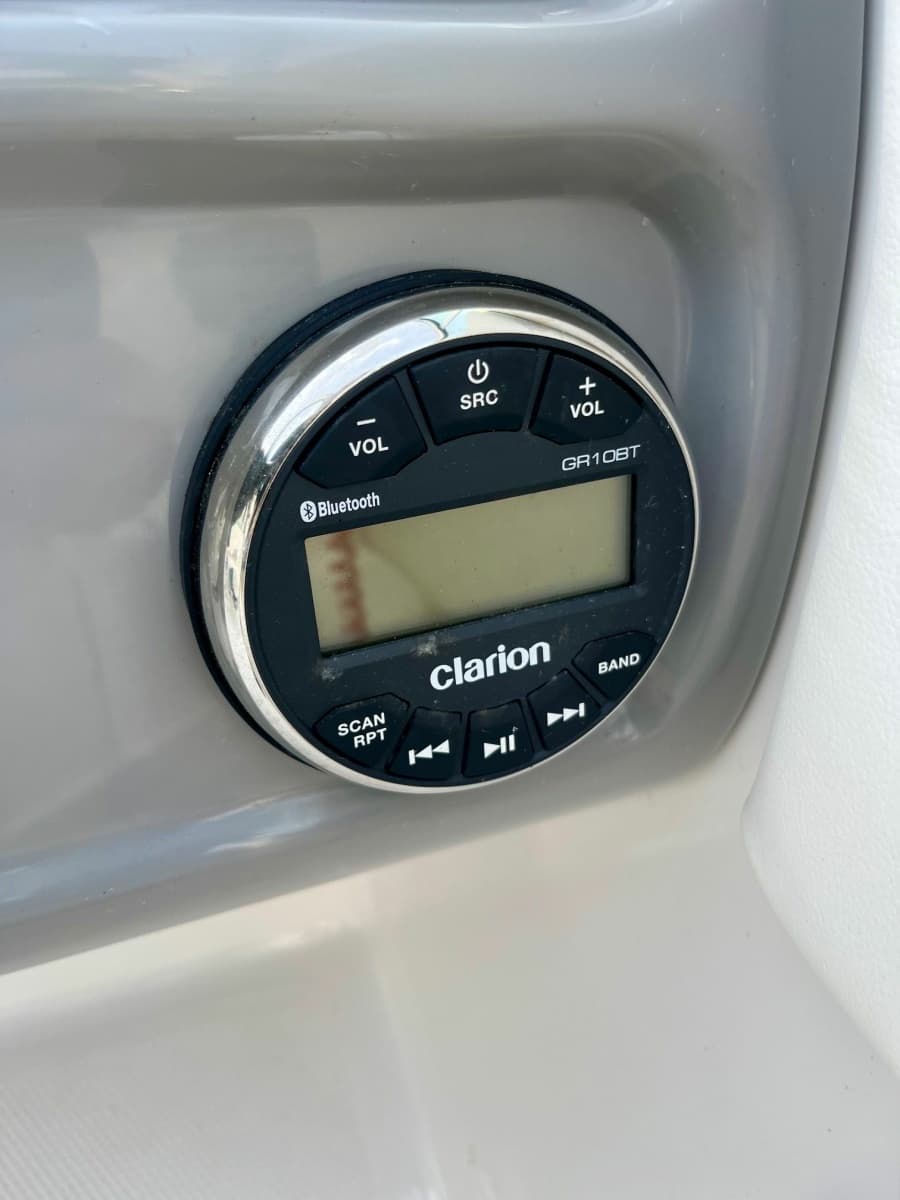 2023 Robalo R207 - Photo 22