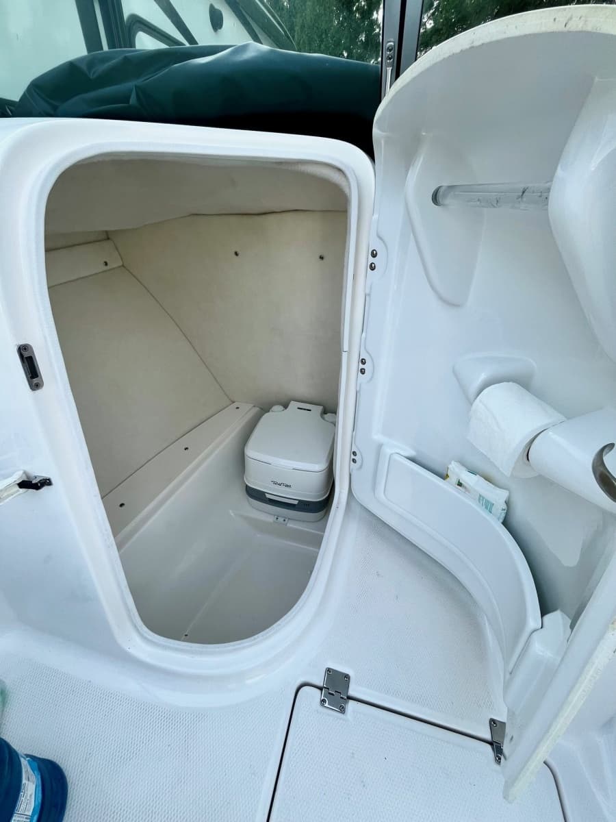 2023 Robalo R207 - Photo 14