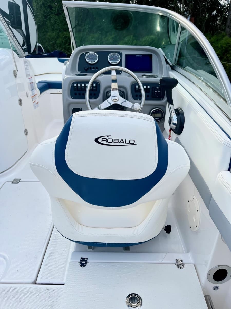 2023 Robalo R207 - Photo 15