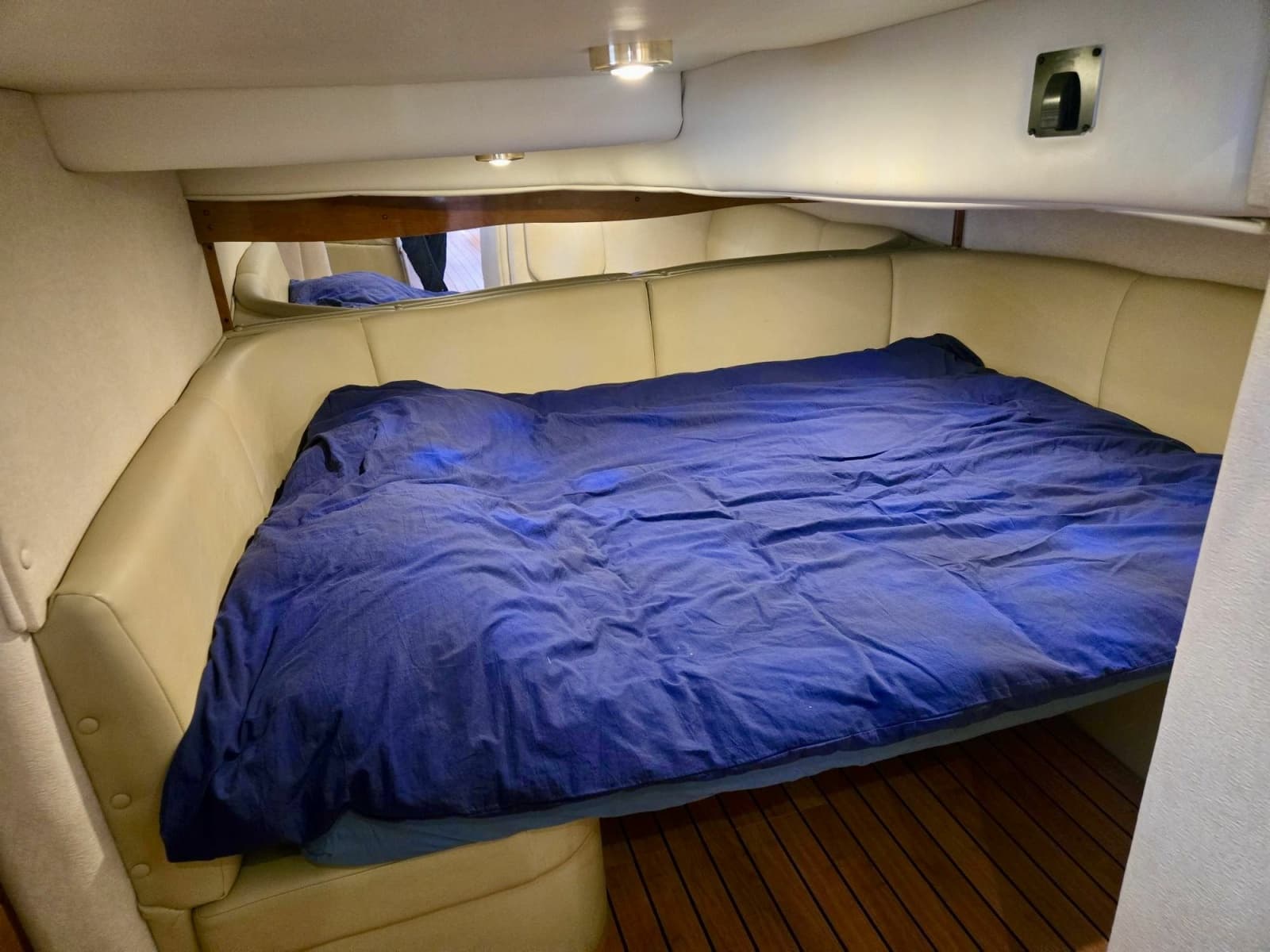 2005 Rinker Fiesta Vee 360 - Photo 16