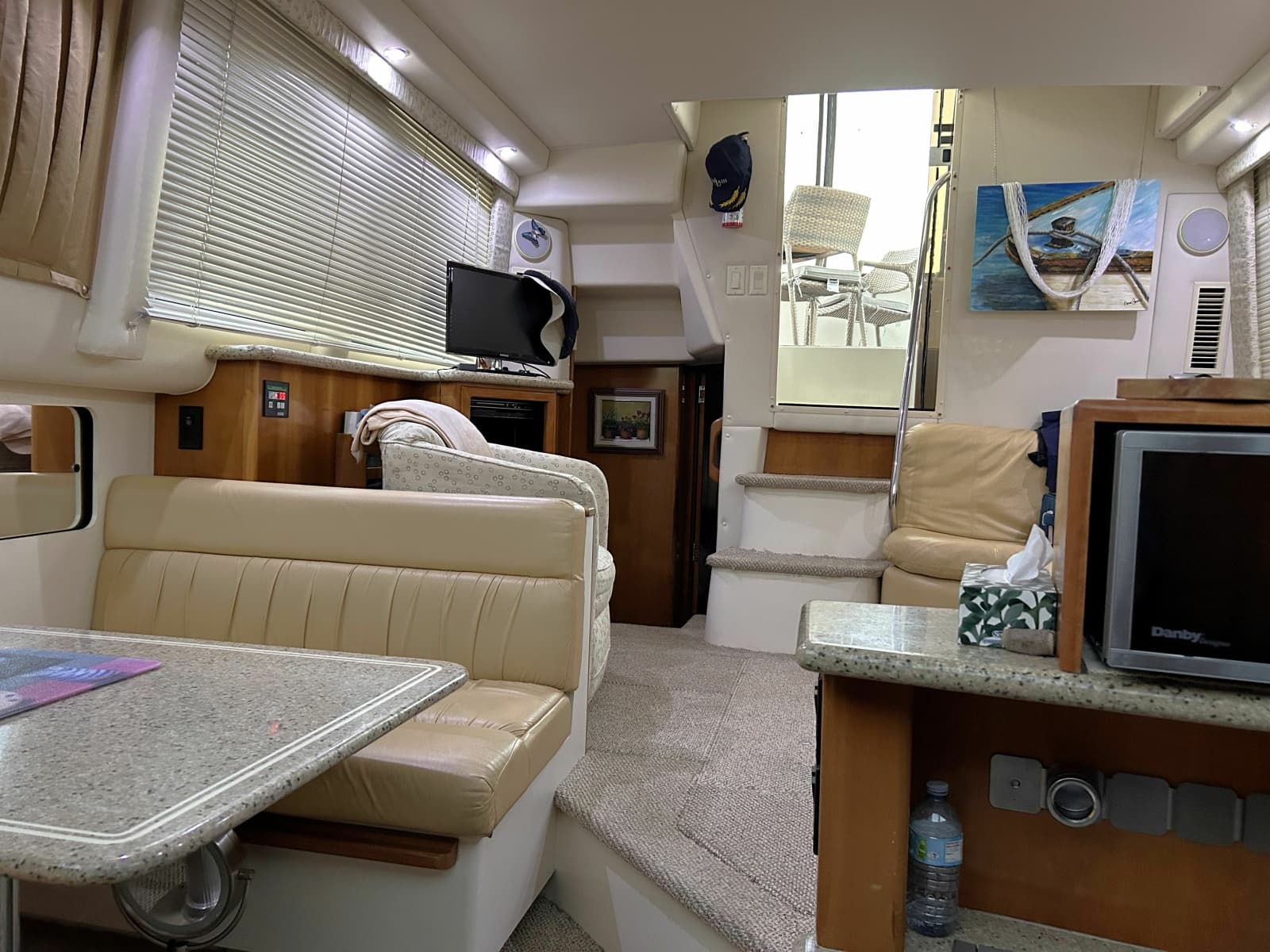 2001 Carver 356 MY - Photo 9