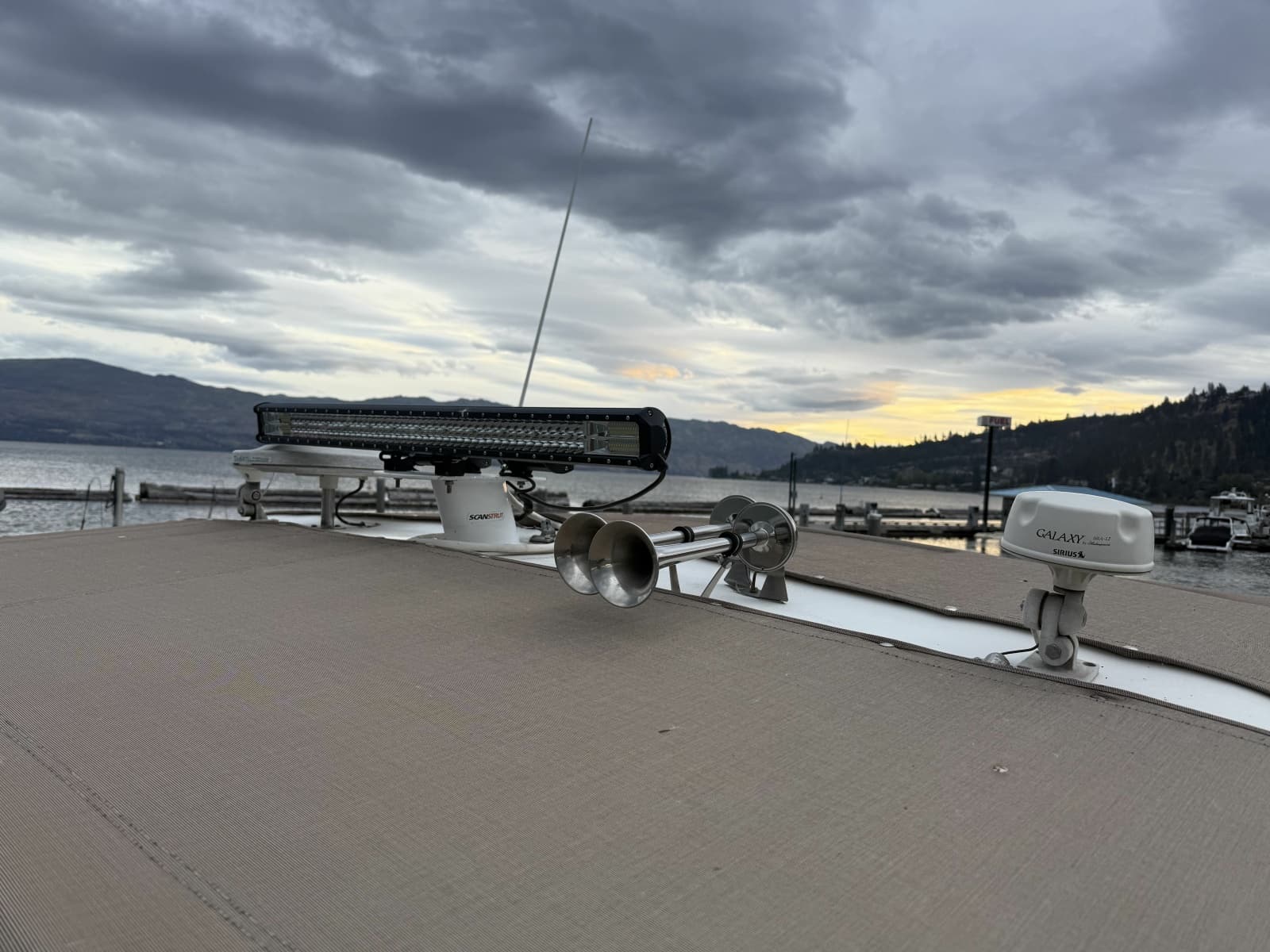 1998 Maxum 4100 SCR - Photo 11