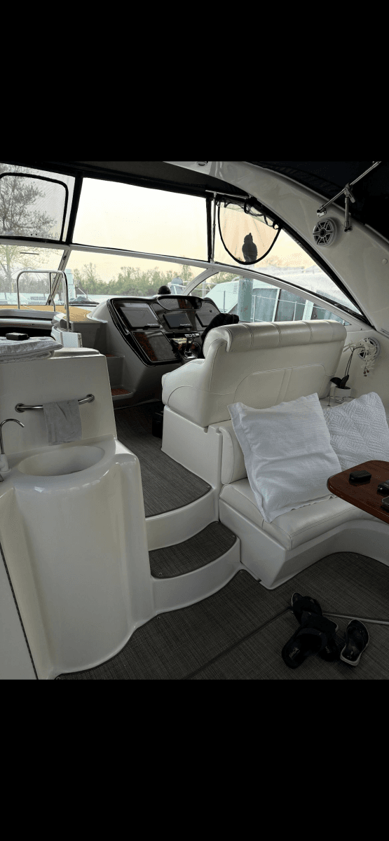 2004 Cruisers Yachts 40 Express - Photo 15