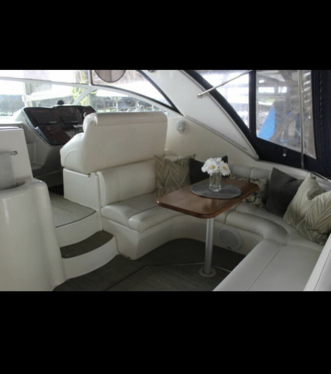 2004 Cruisers Yachts 40 Express - Photo 14