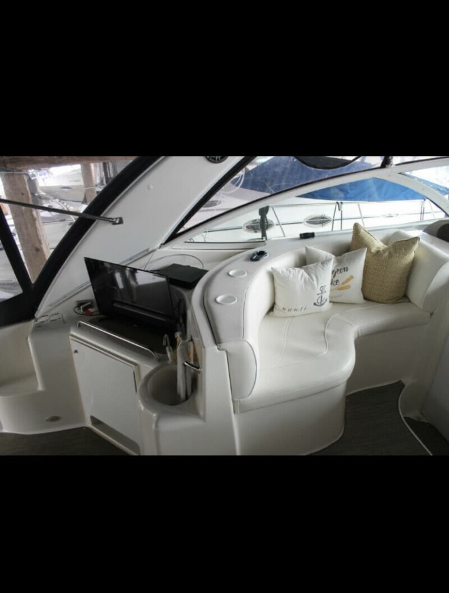2004 Cruisers Yachts 40 Express - Photo 18