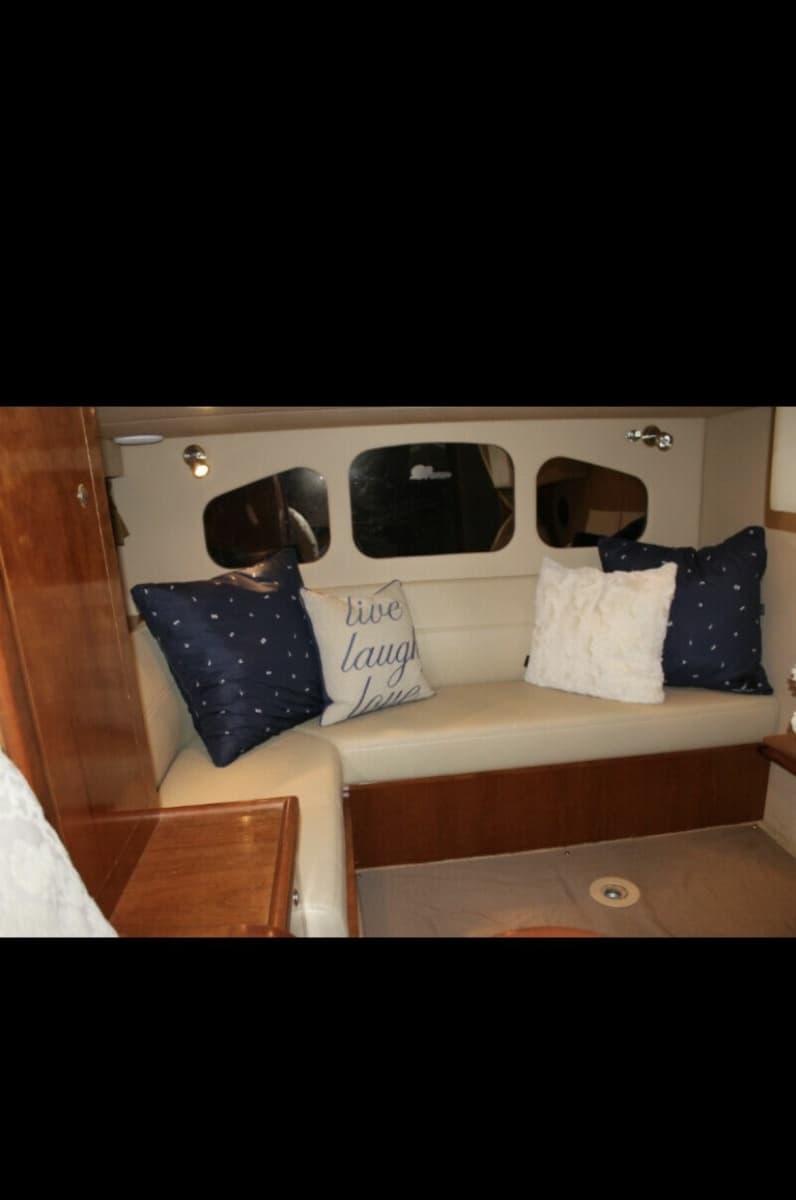 2004 Cruisers Yachts 40 Express - Photo 28