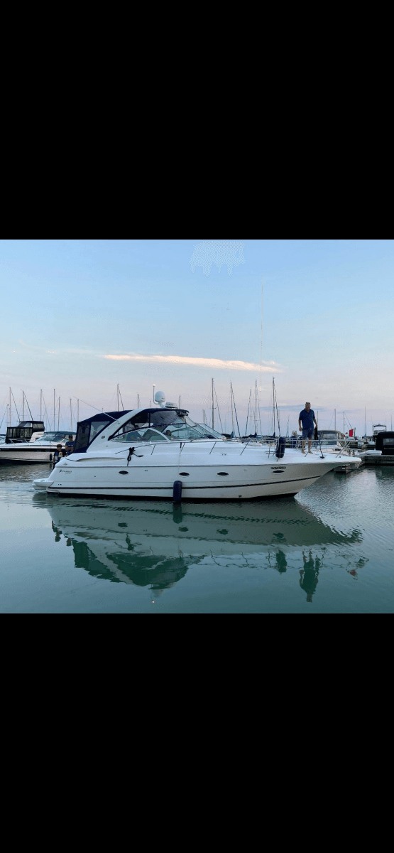 2004 Cruisers Yachts 40 Express - Photo 1