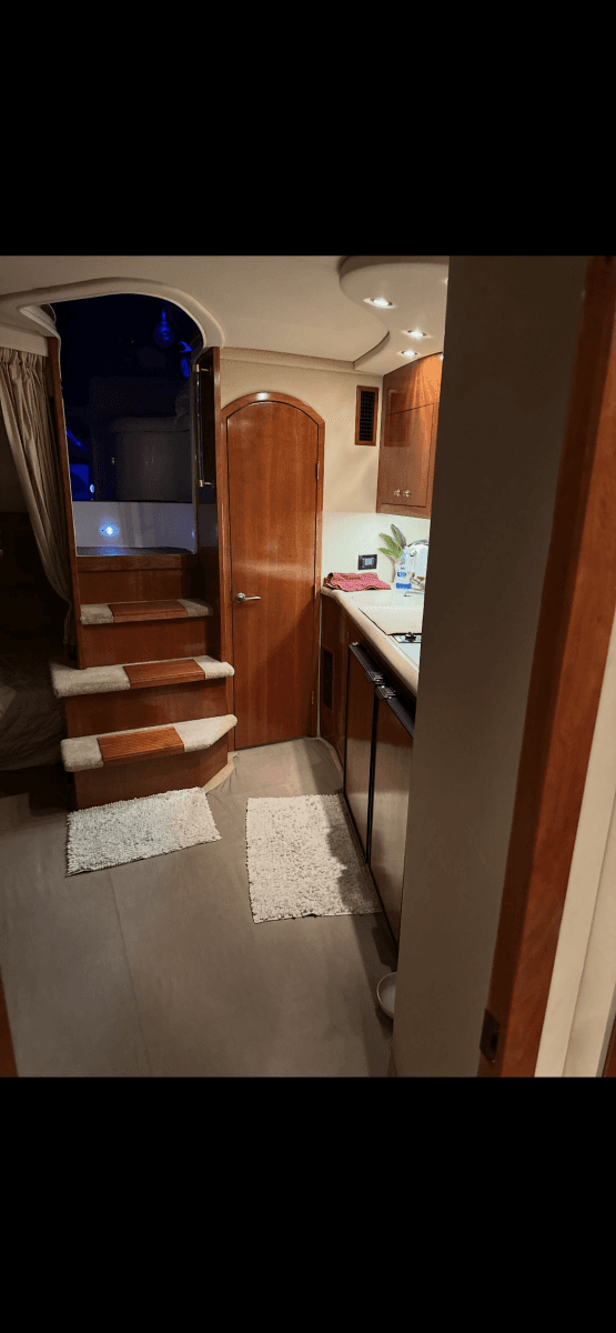 2004 Cruisers Yachts 40 Express - Photo 25