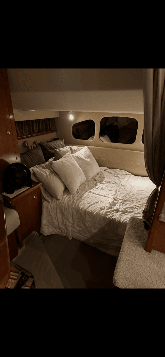 2004 Cruisers Yachts 40 Express - Photo 29