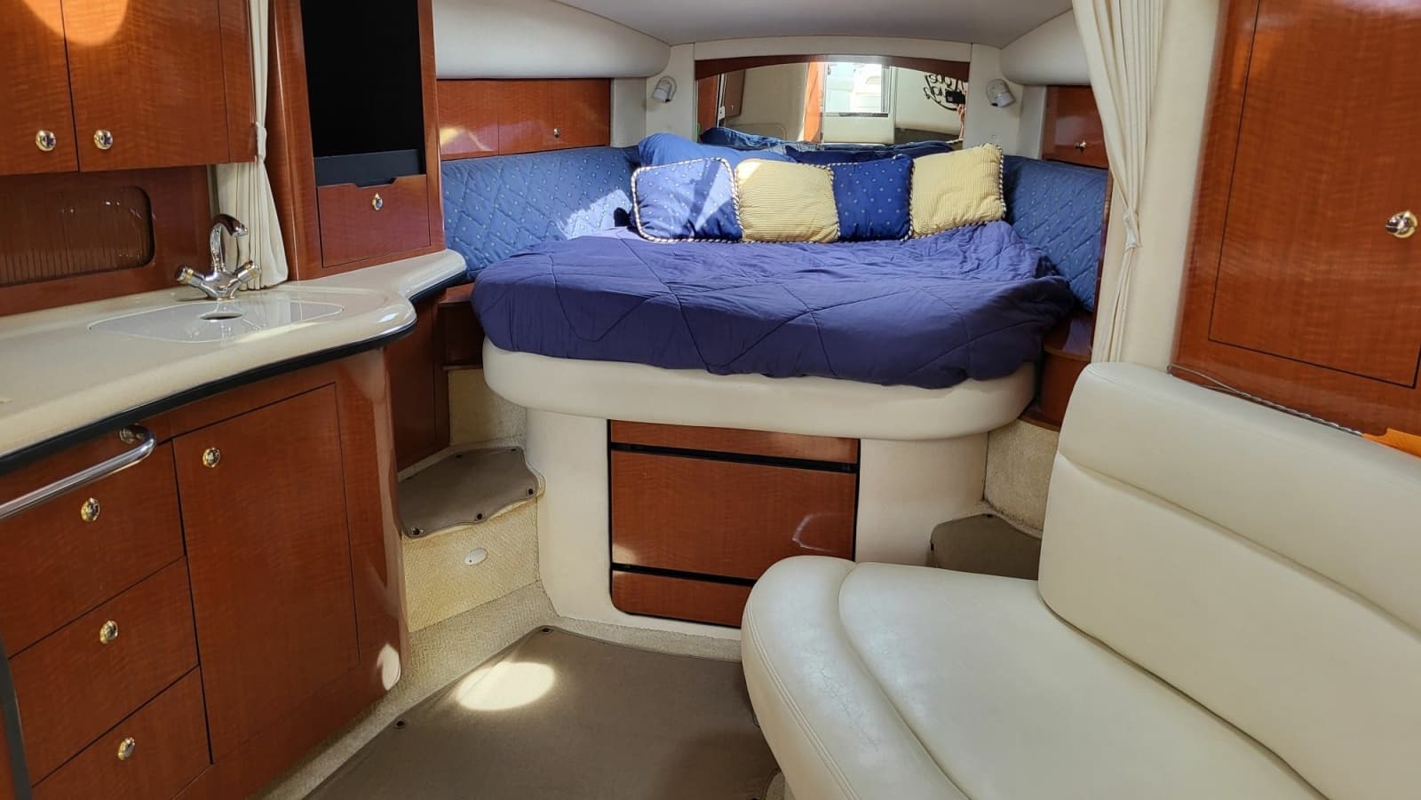 2003 Sea Ray 320 Sundancer - Photo 16