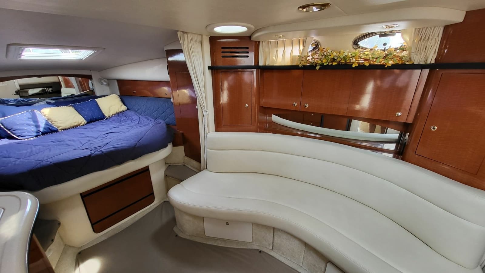2003 Sea Ray 320 Sundancer - Photo 14