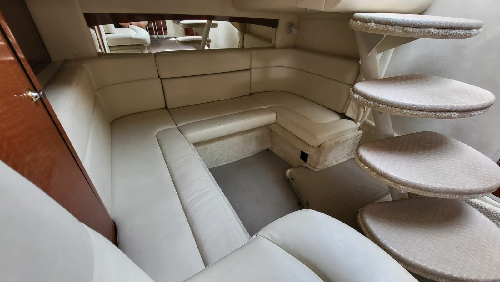 2003 Sea Ray 320 Sundancer - Photo 17