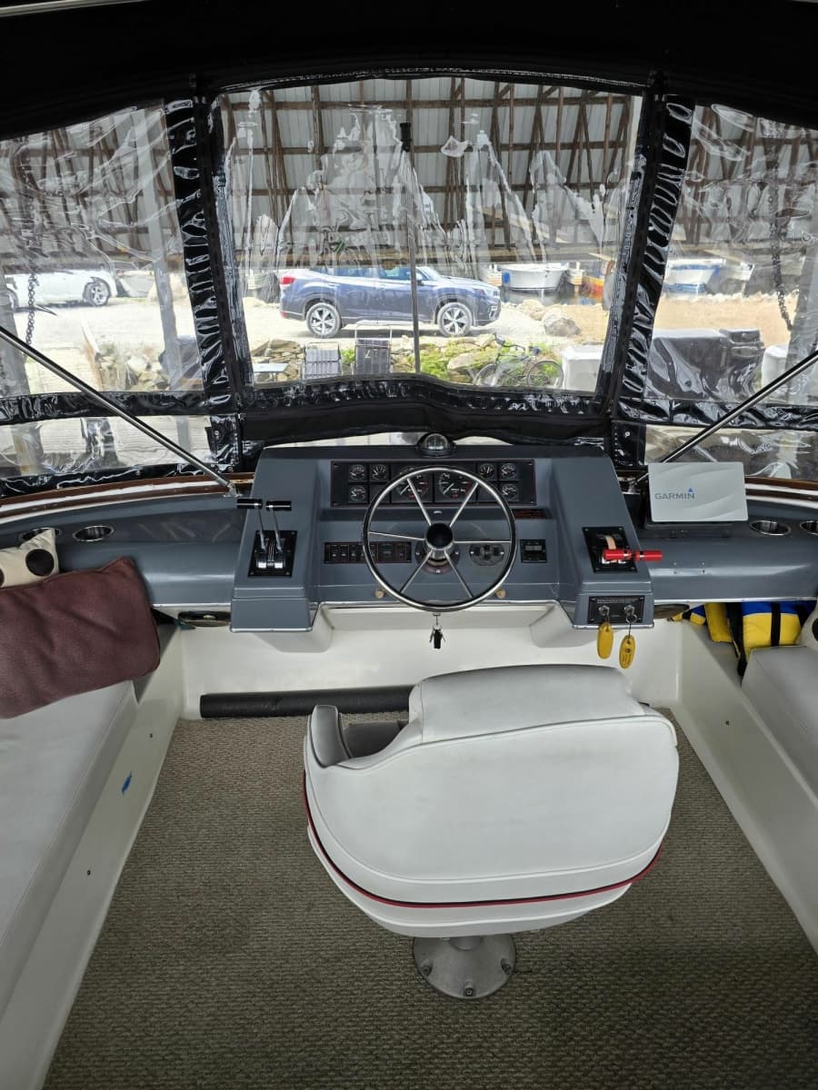 1990 Bayliner 4387 Motoryacht - Photo 11