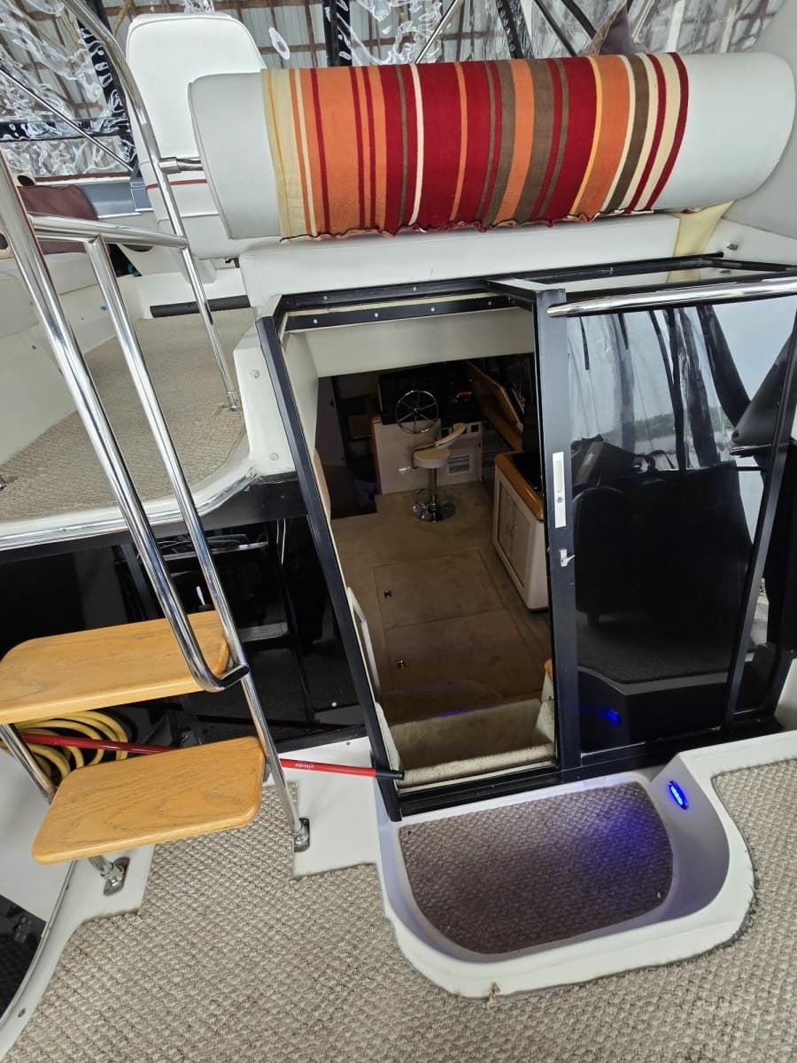 1990 Bayliner 4387 Motoryacht - Photo 5