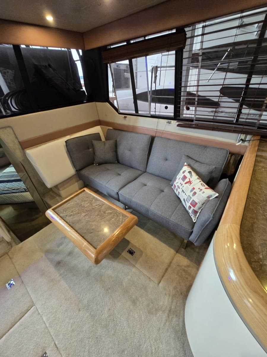 1990 Bayliner 4387 Motoryacht - Photo 10