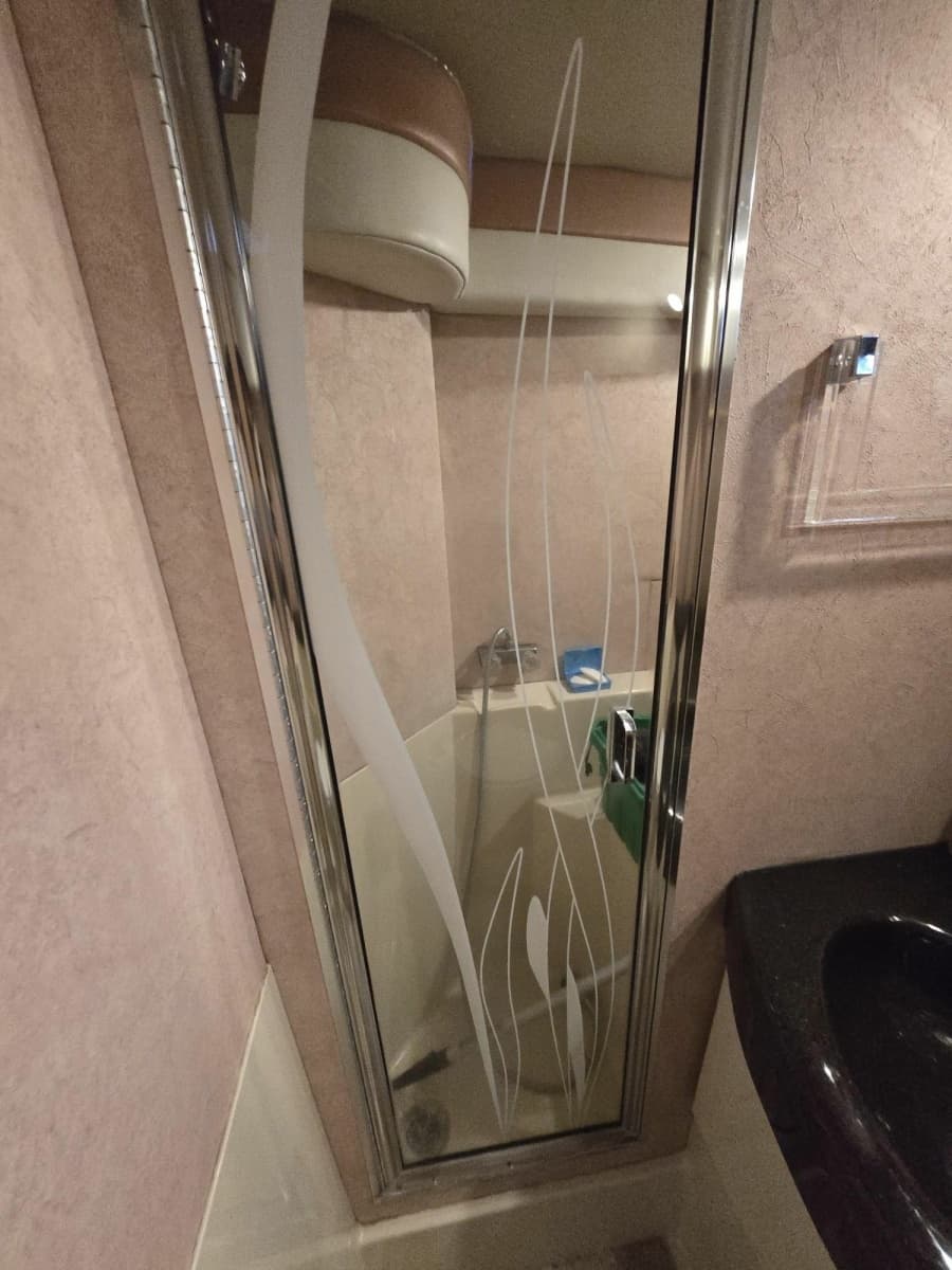 1990 Bayliner 4387 Motoryacht - Photo 17
