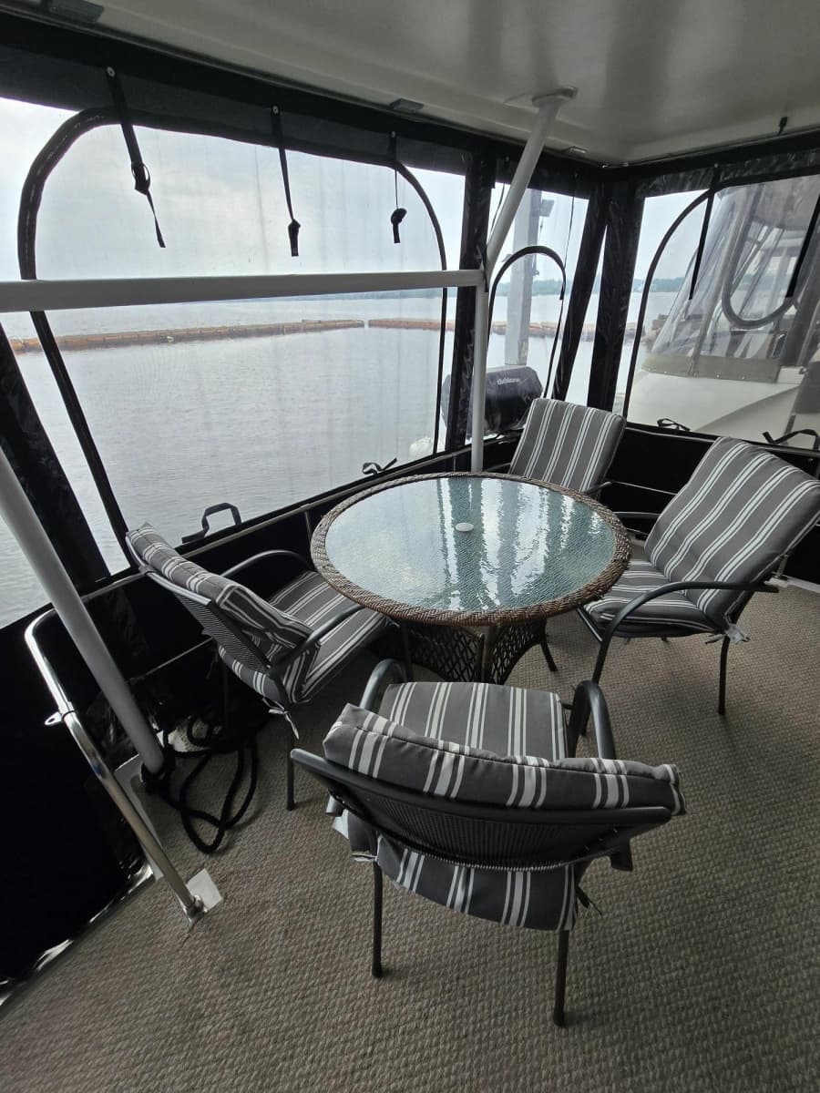 1990 Bayliner 4387 Motoryacht - Photo 13
