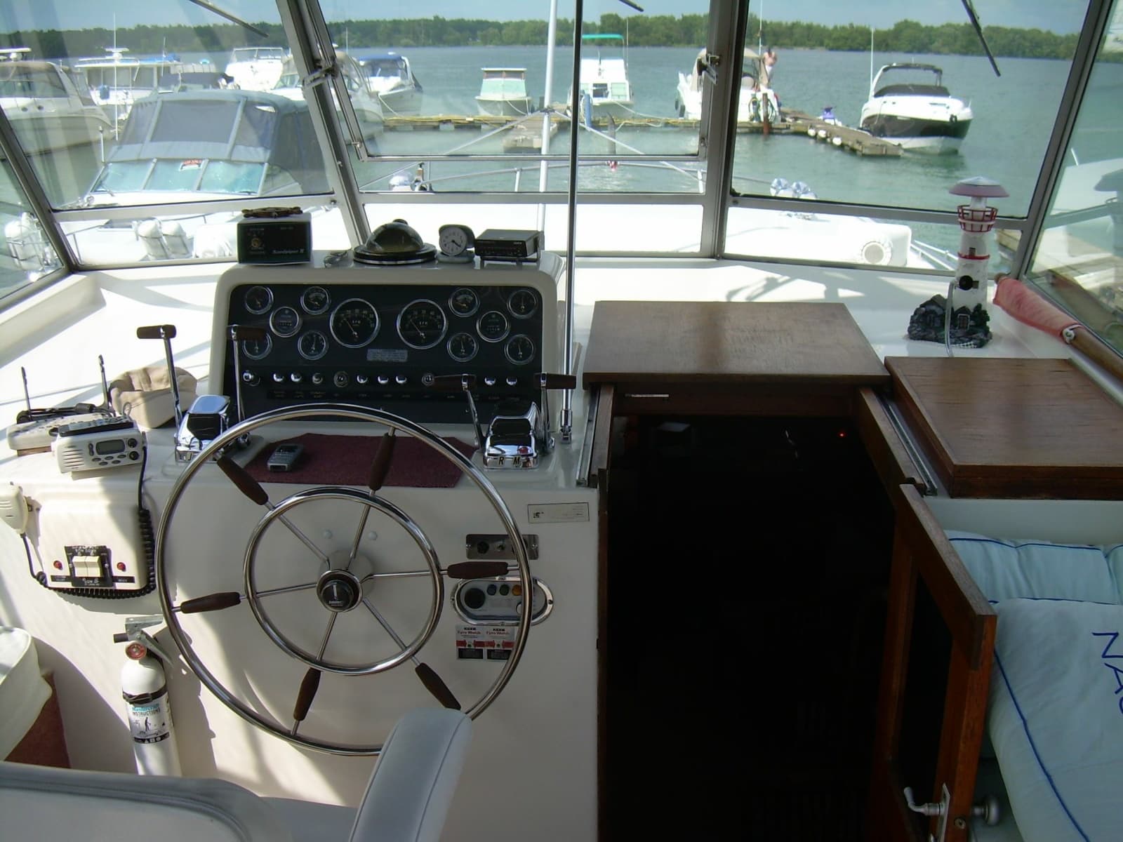 1977 Trojan 36 Tri-Cabin - Photo 23