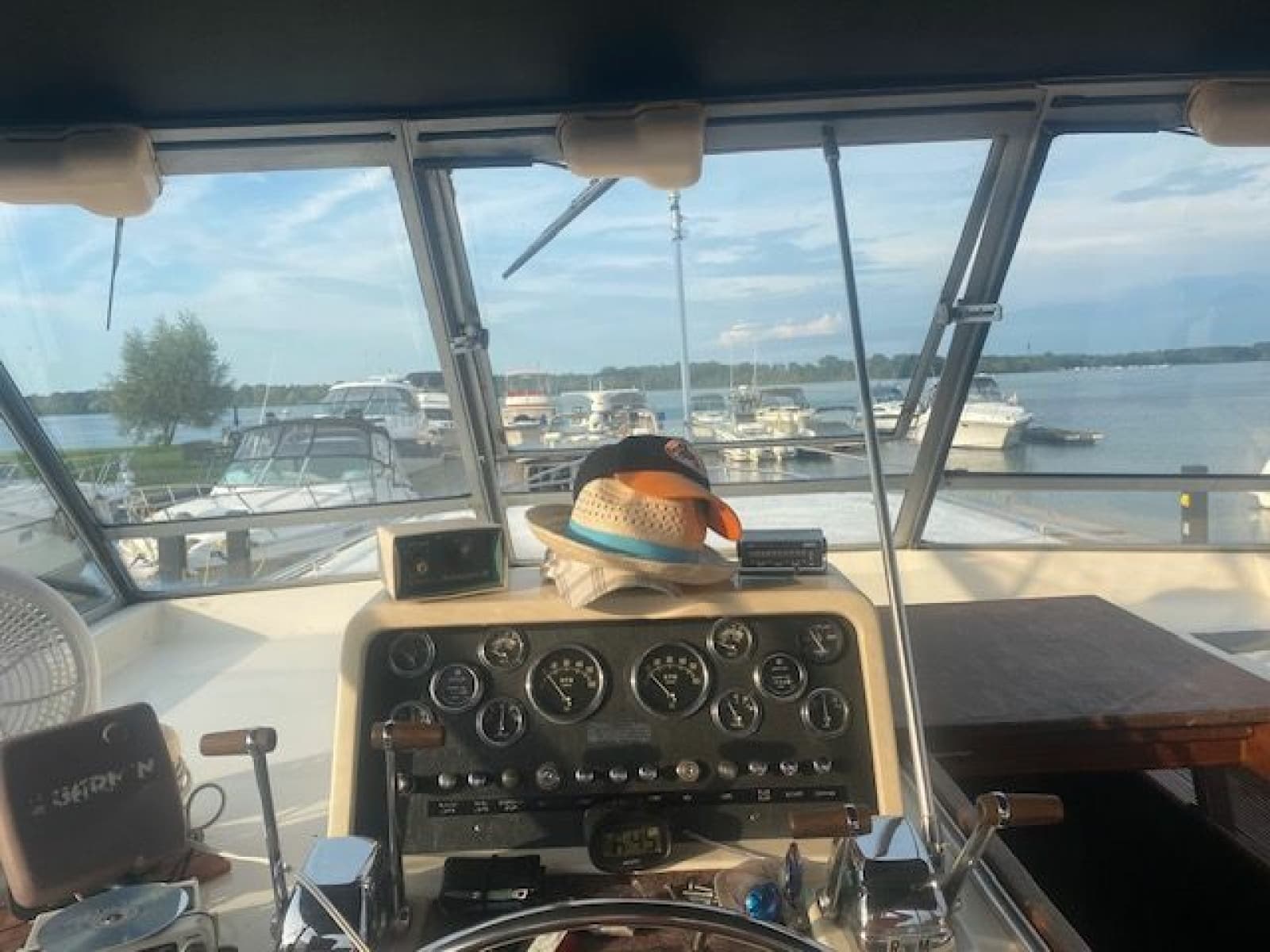 1977 Trojan 36 Tri-Cabin - Photo 24