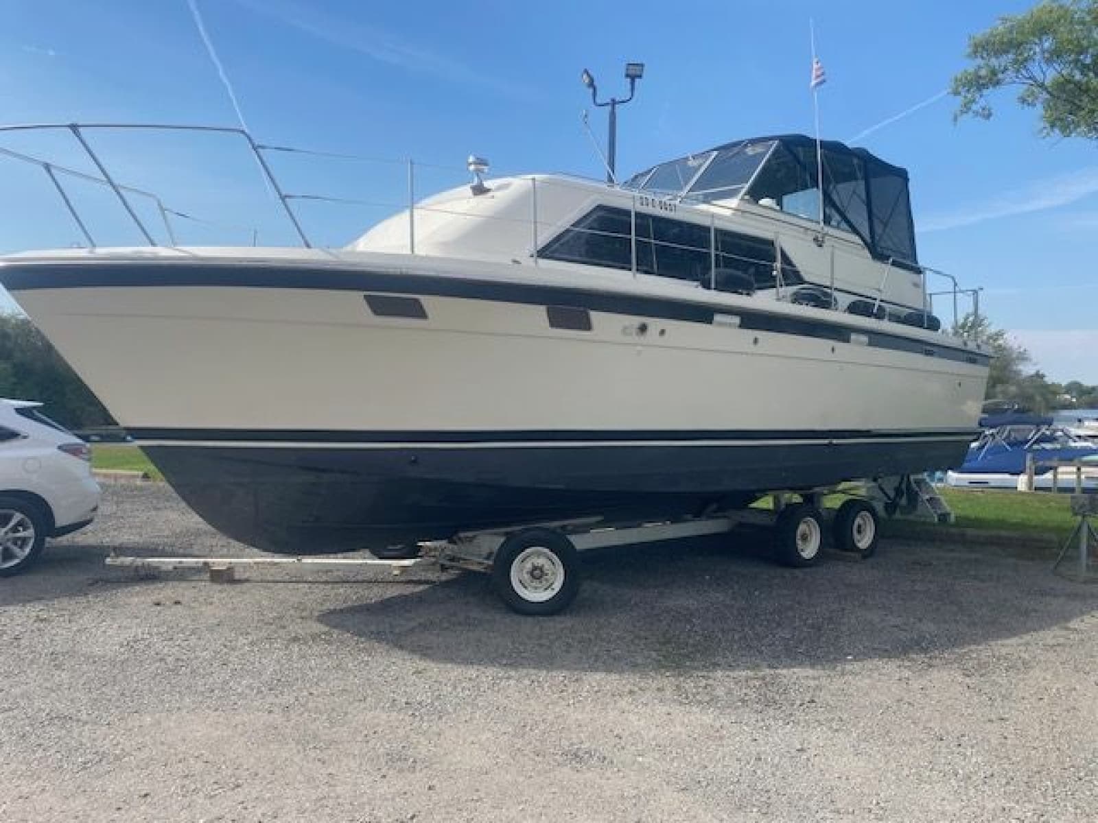 1977 Trojan 36 Tri-Cabin - Photo 5