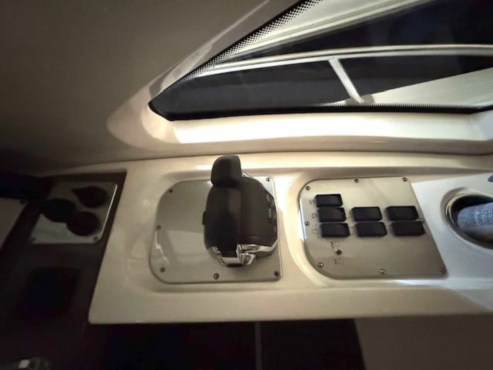2013 Cruisers Yachts 540 Sports Coupe - Photo 27