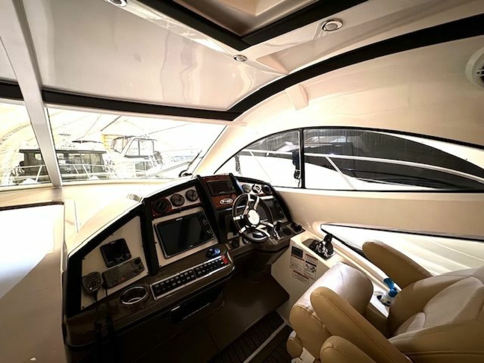 2013 Cruisers Yachts 540 Sports Coupe - Photo 25