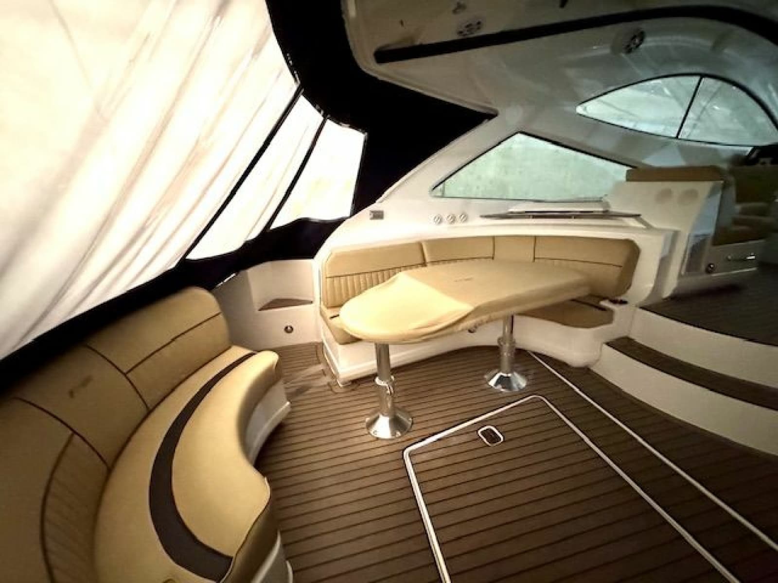 2013 Cruisers Yachts 540 Sports Coupe - Photo 13