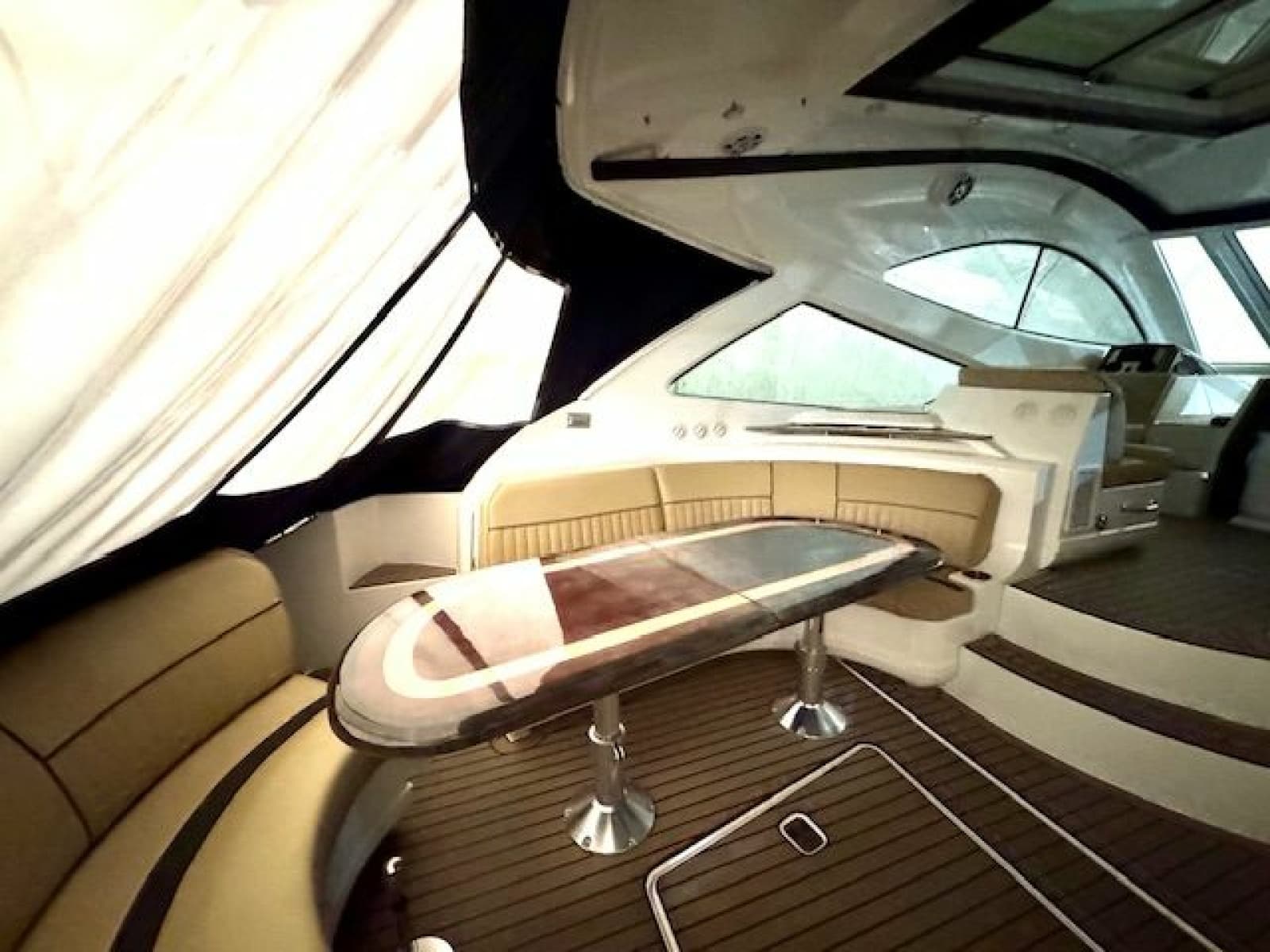 2013 Cruisers Yachts 540 Sports Coupe - Photo 15
