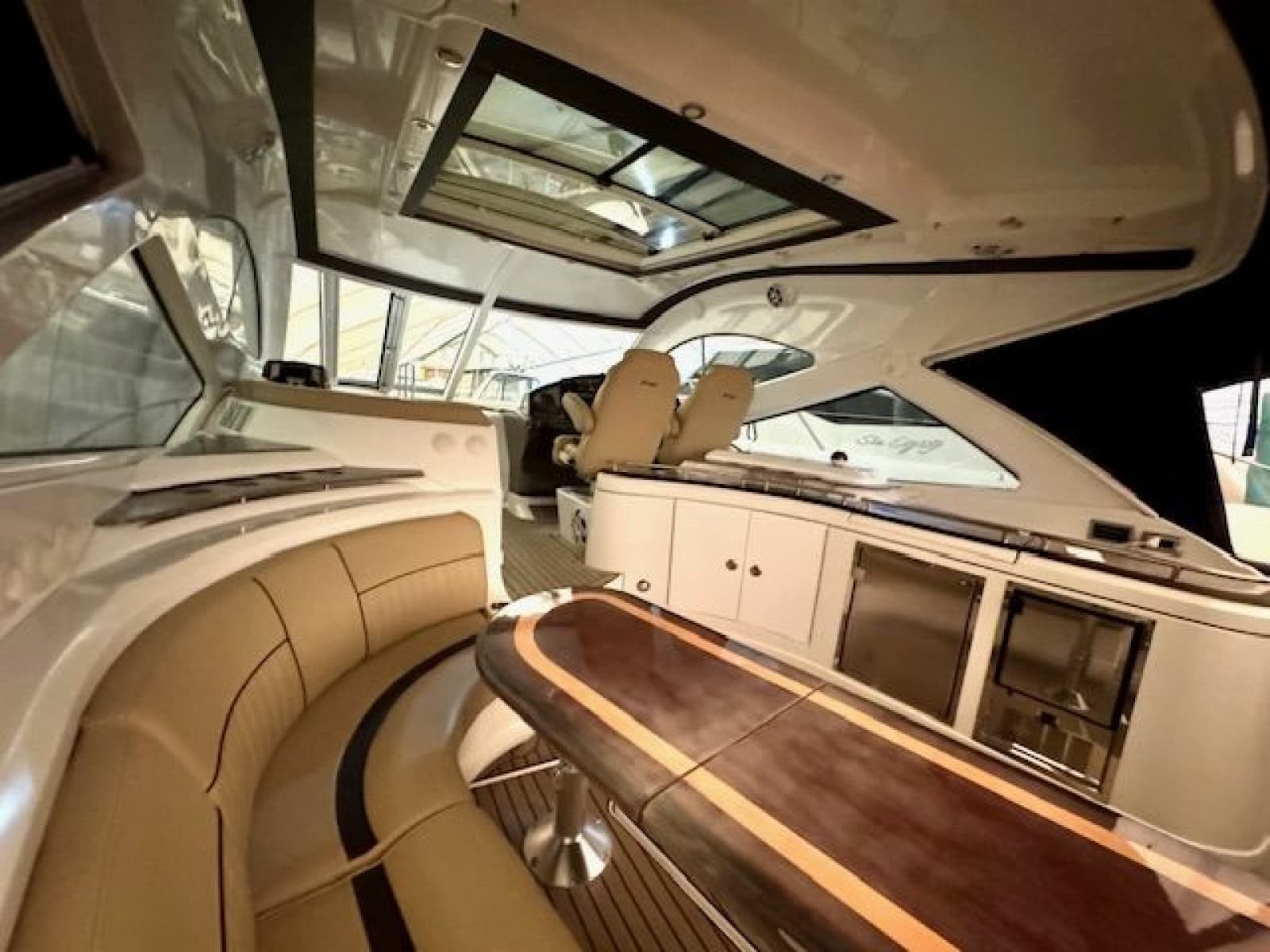 2013 Cruisers Yachts 540 Sports Coupe - Photo 17