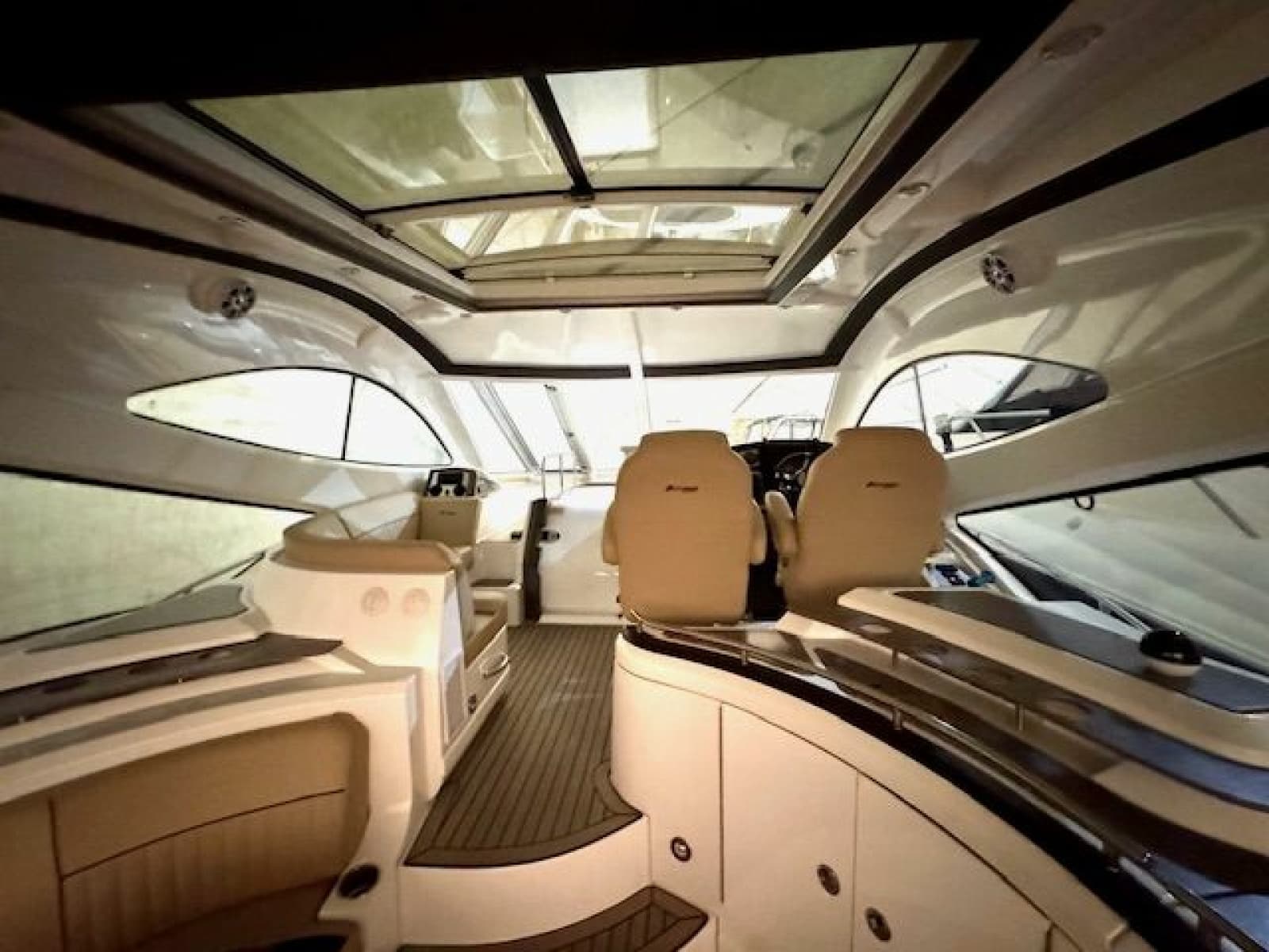 2013 Cruisers Yachts 540 Sports Coupe - Photo 20