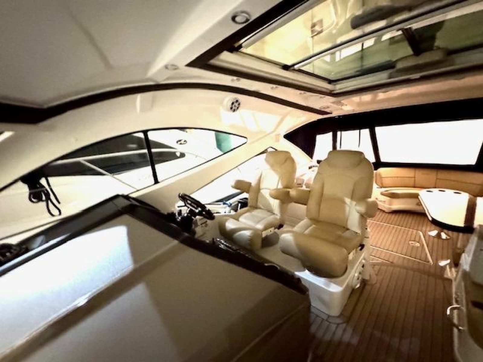 2013 Cruisers Yachts 540 Sports Coupe - Photo 19