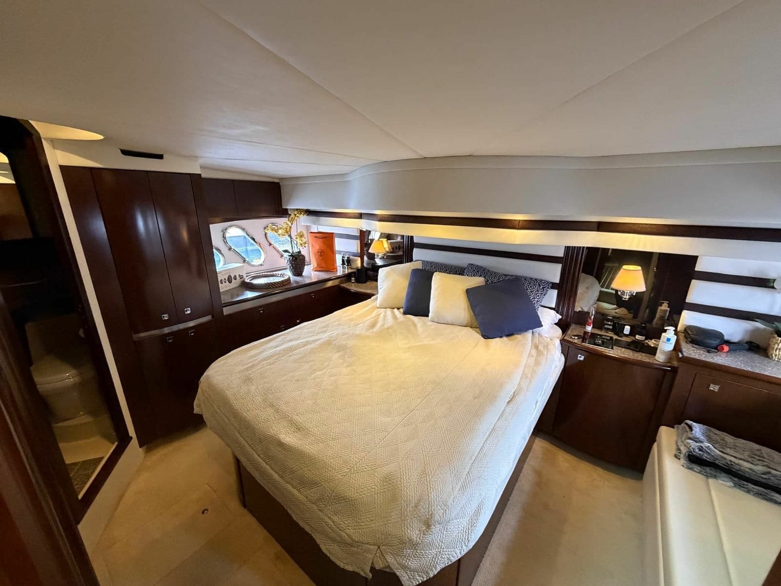 2013 Cruisers Yachts 540 Sports Coupe - Photo 30