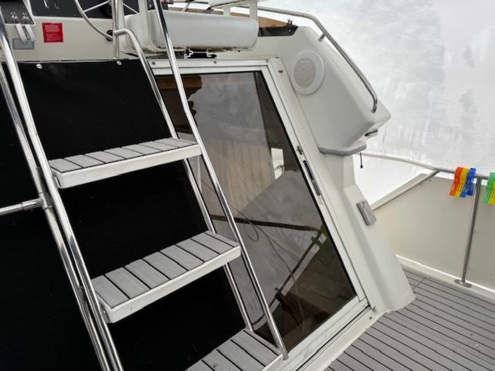 1995 Carver 325 Motor Yacht - Photo 4