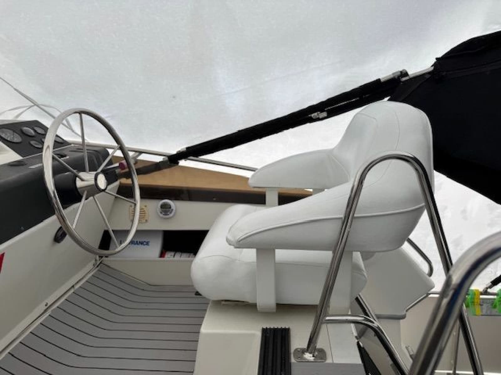 1995 Carver 325 Motor Yacht - Photo 6