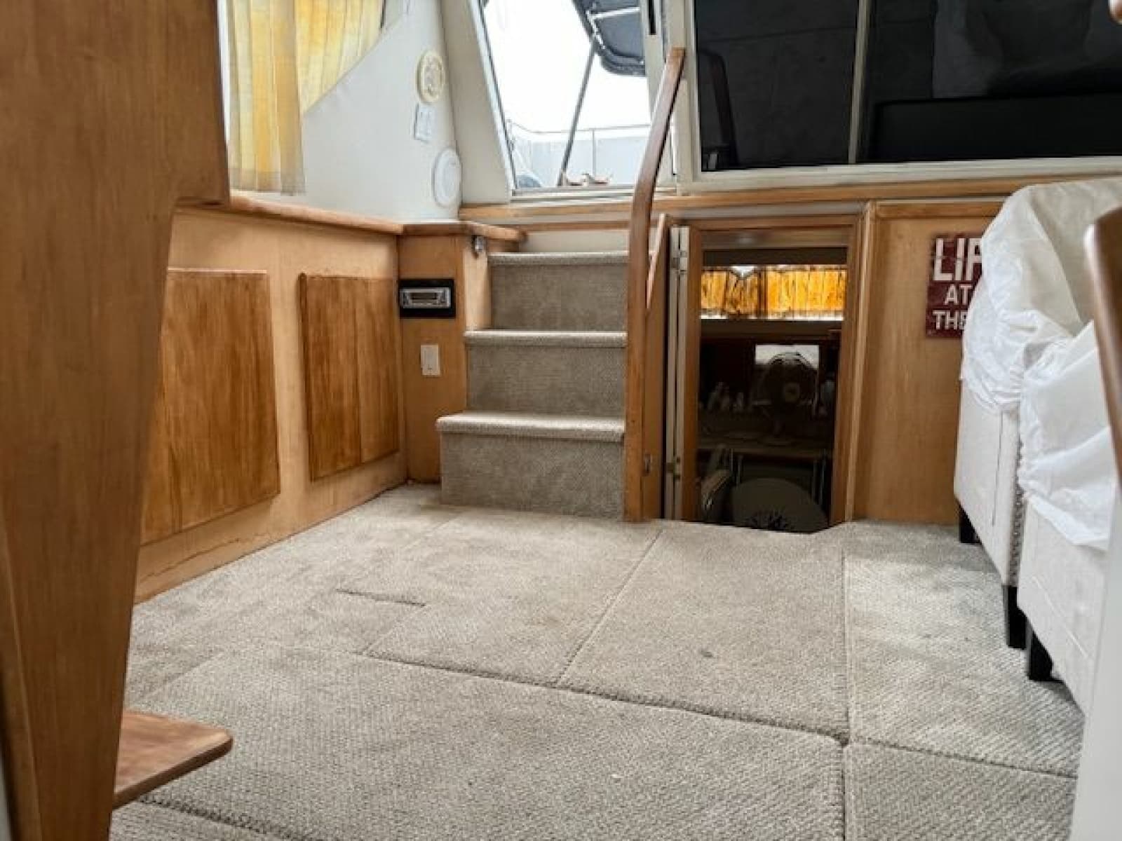 1995 Carver 325 Motor Yacht - Photo 22