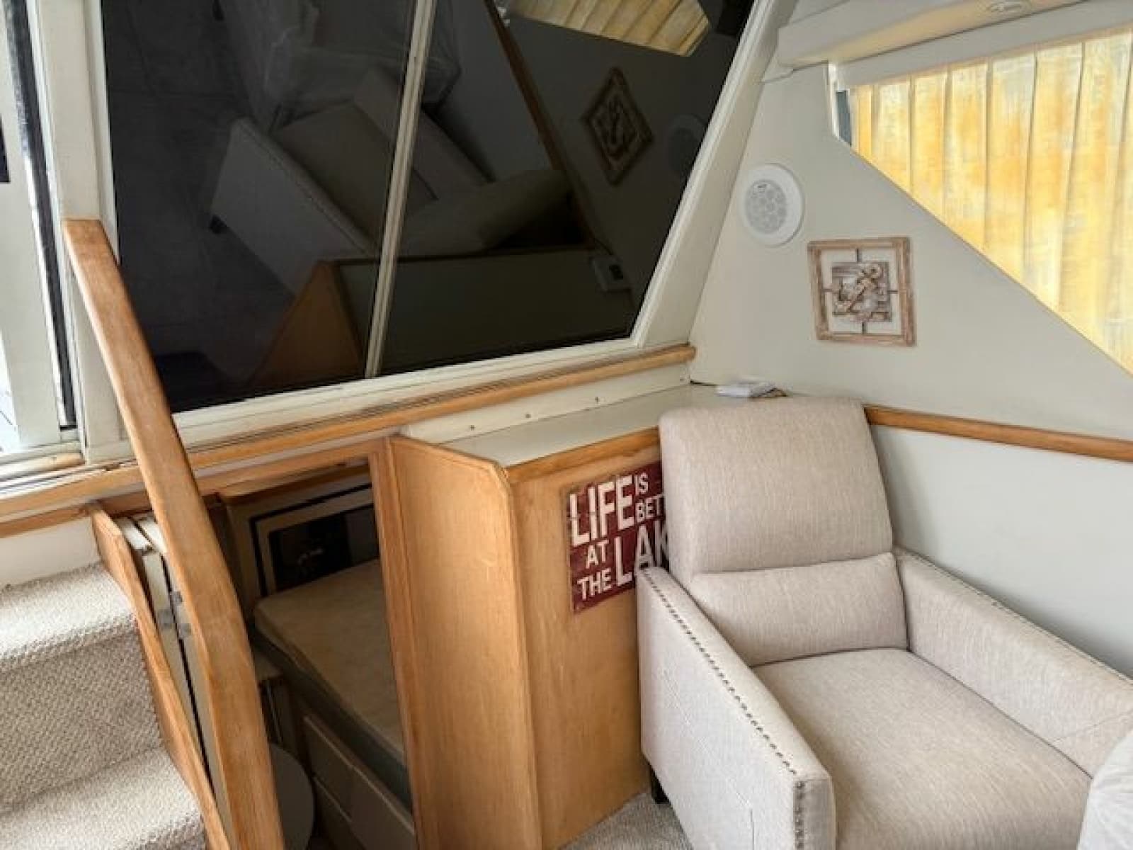 1995 Carver 325 Motor Yacht - Photo 29