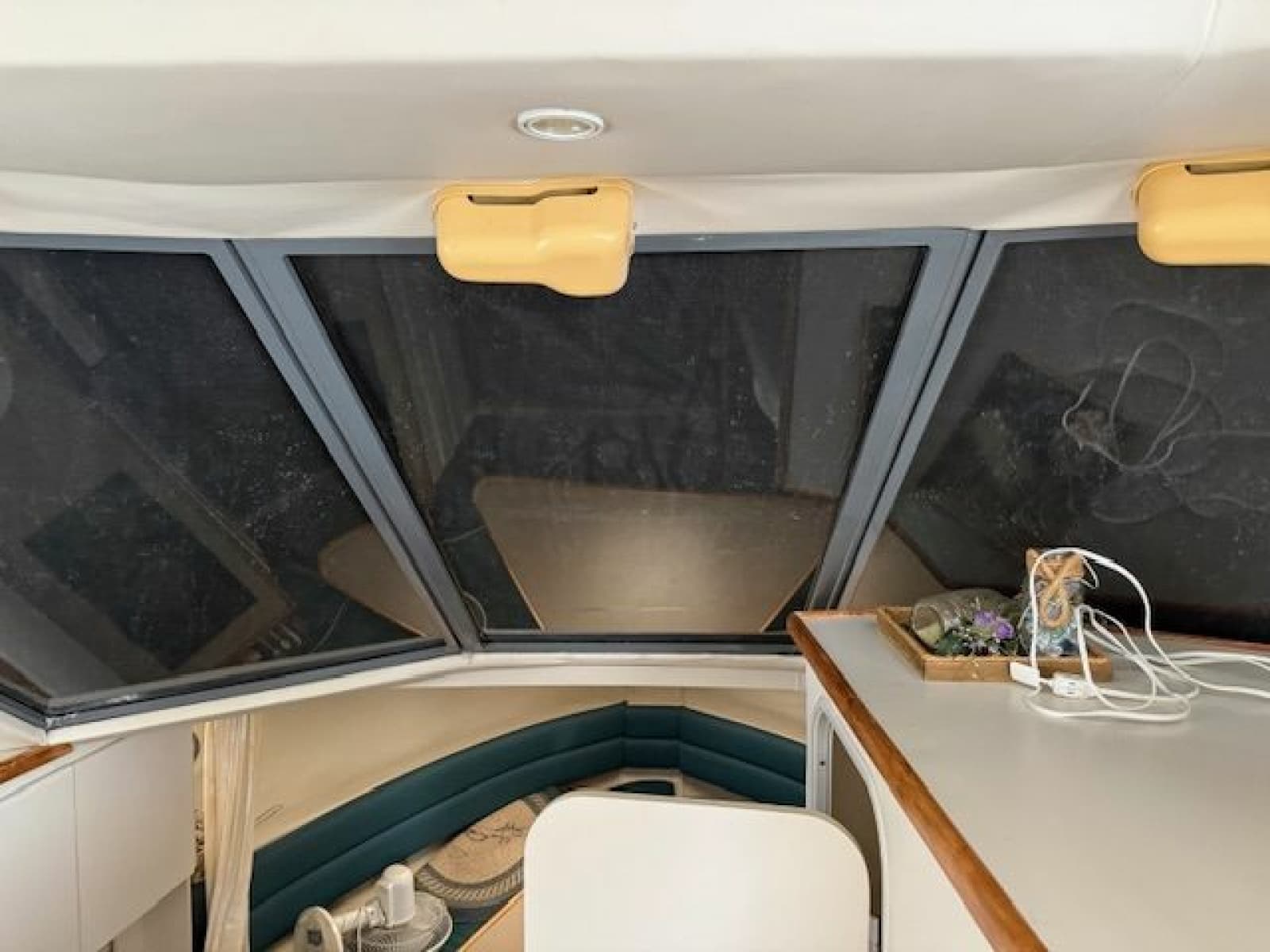 1995 Carver 325 Motor Yacht - Photo 36