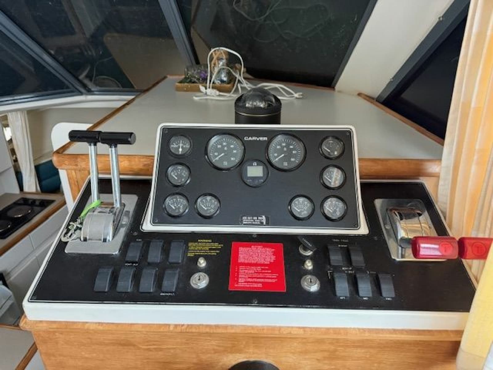 1995 Carver 325 Motor Yacht - Photo 37