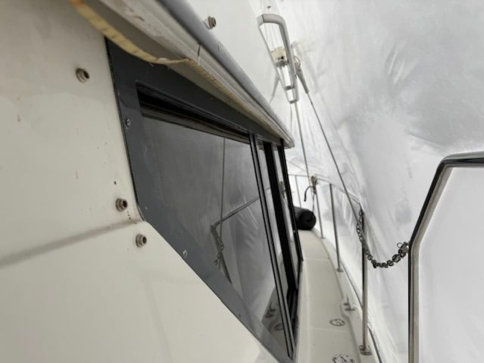 1995 Carver 325 Motor Yacht - Photo 41
