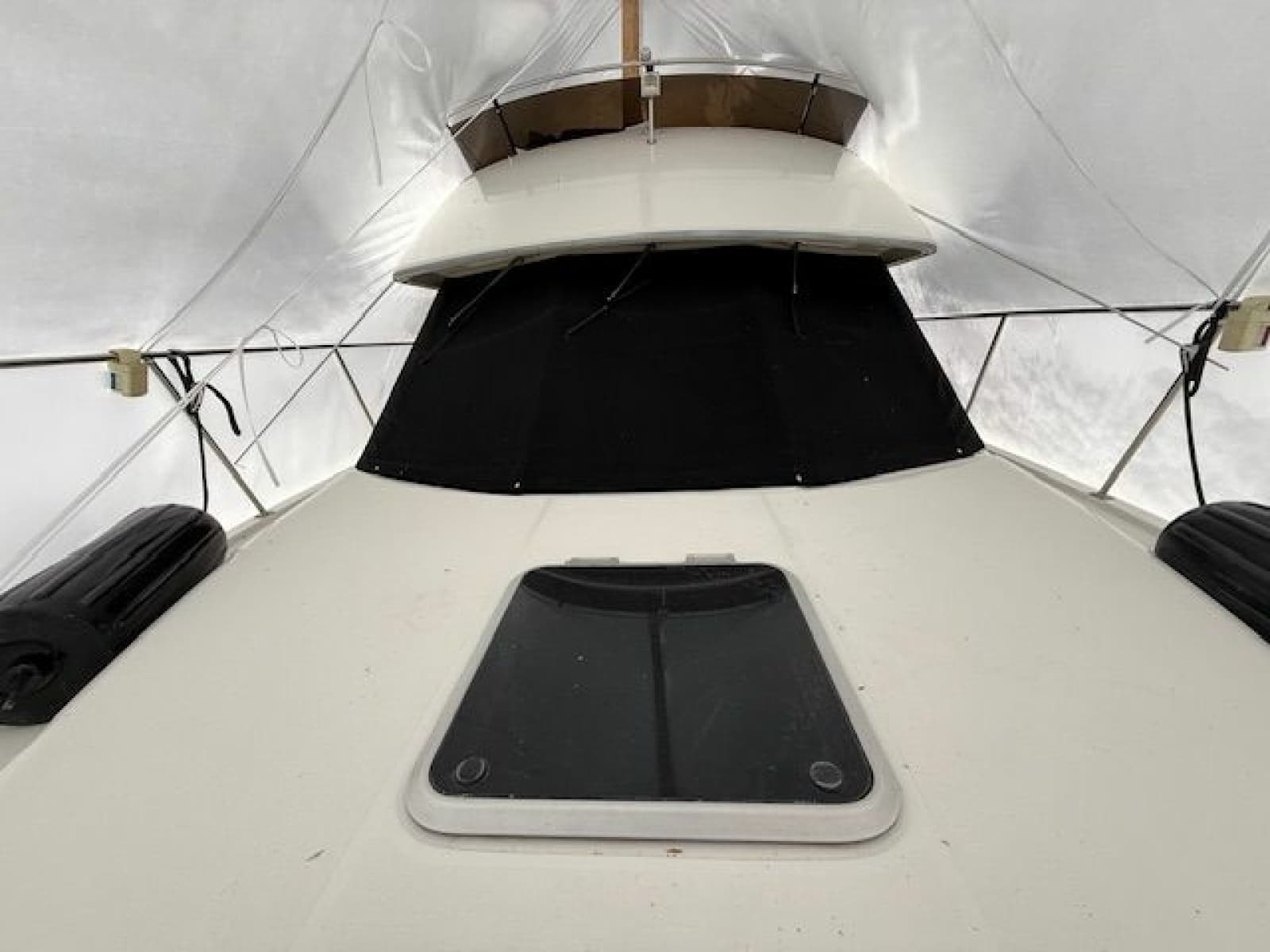 1995 Carver 325 Motor Yacht - Photo 44