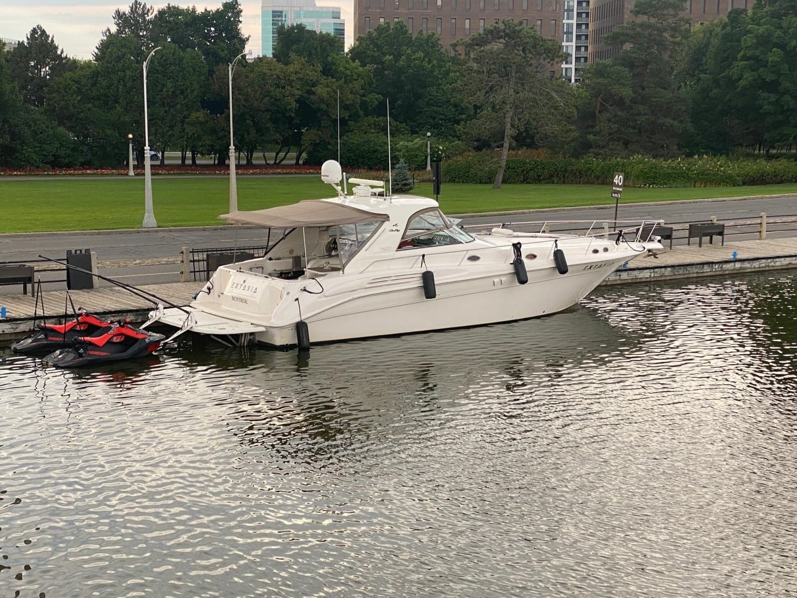 1997 Sea Ray Sundancer 450 - Photo 1