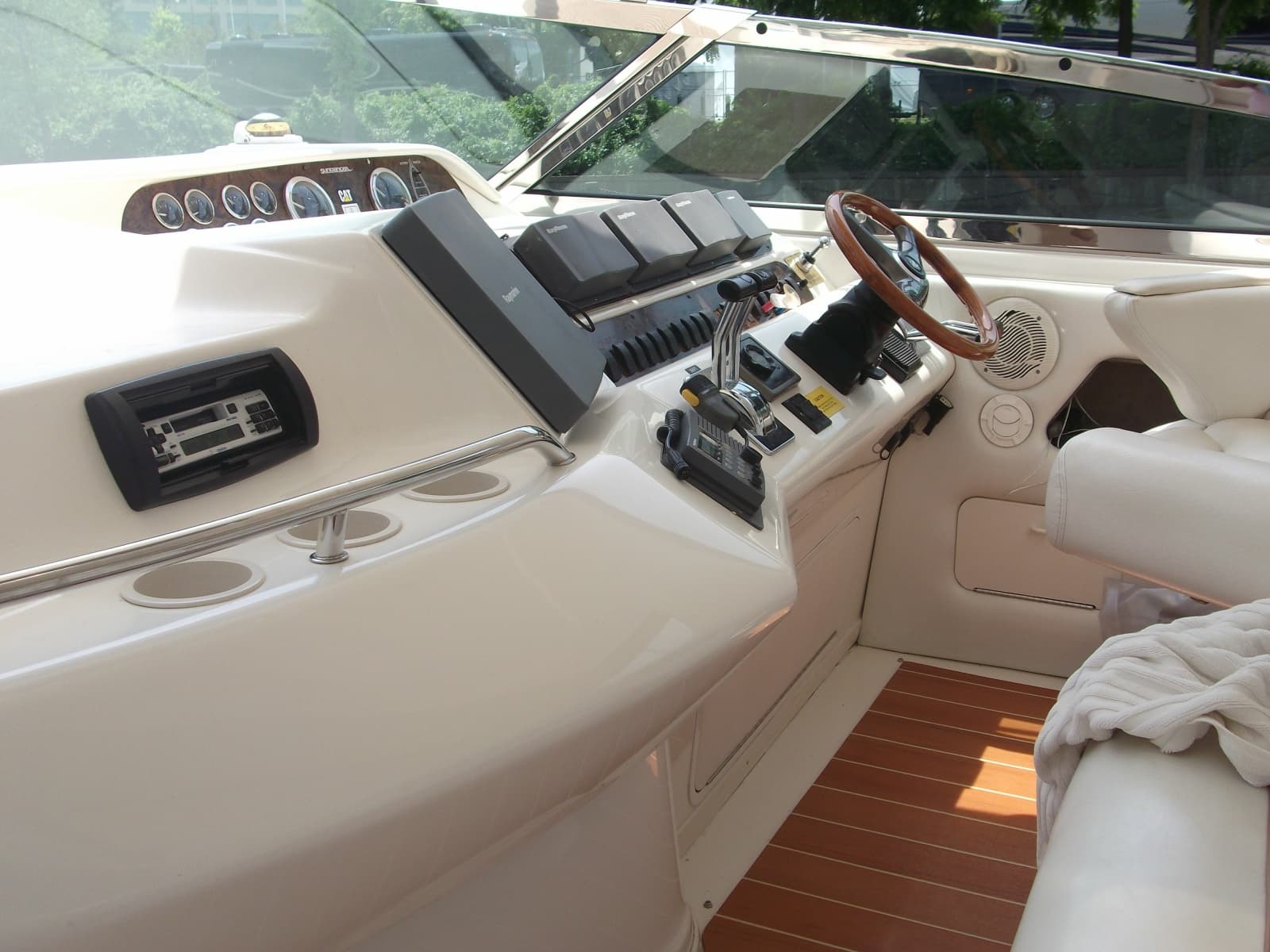 1997 Sea Ray Sundancer 450 - Photo 11