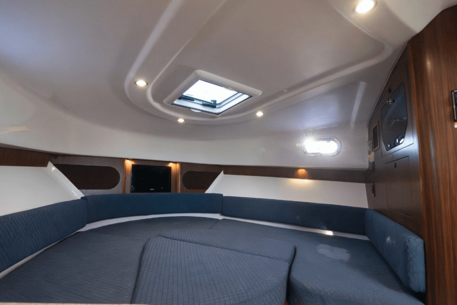 2015 Pursuit 345 Offshore - Photo 35